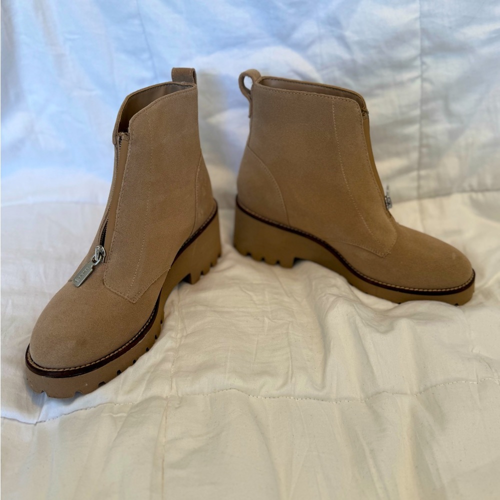 Blondo Drew Waterproof Suede boots size 6